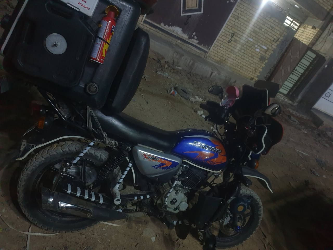 السلام عليكم بوكسر موديل 22ع23 دراجه مكفوله مجمبزه مرتبهة على أيدي سماعات سستم اصلي زنون عالي ناصي اشاير لد جامه الفراشه كاربون فايبر هورن يوكن اصلي وهورد بوش اصلي دكمهن بحد الهورن كلشي شغال بيهة مابيهة اي نقص سعر 2600 وبيه مجال مكاني بغداد مدينه الصدر رقمي ***********
