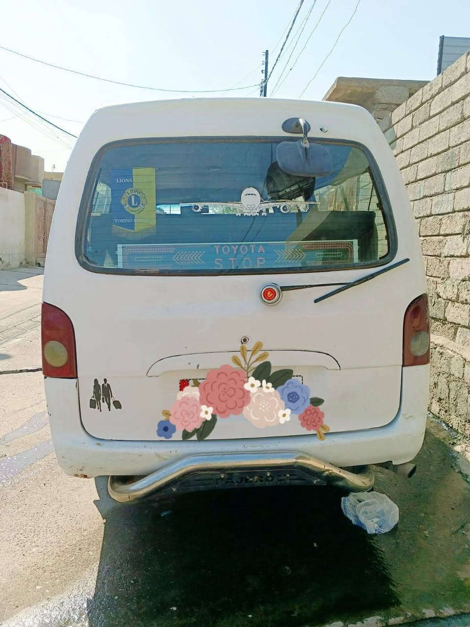 السلام عليكم للبيع كيا نفرات هوندايه موديل 2000 رقم دولي واسط كيرمحرك شرط الشرعي بلموصل تحويل السياره صافي غرامات هيه صفر السعر 58 وبي مجال.   ***********
