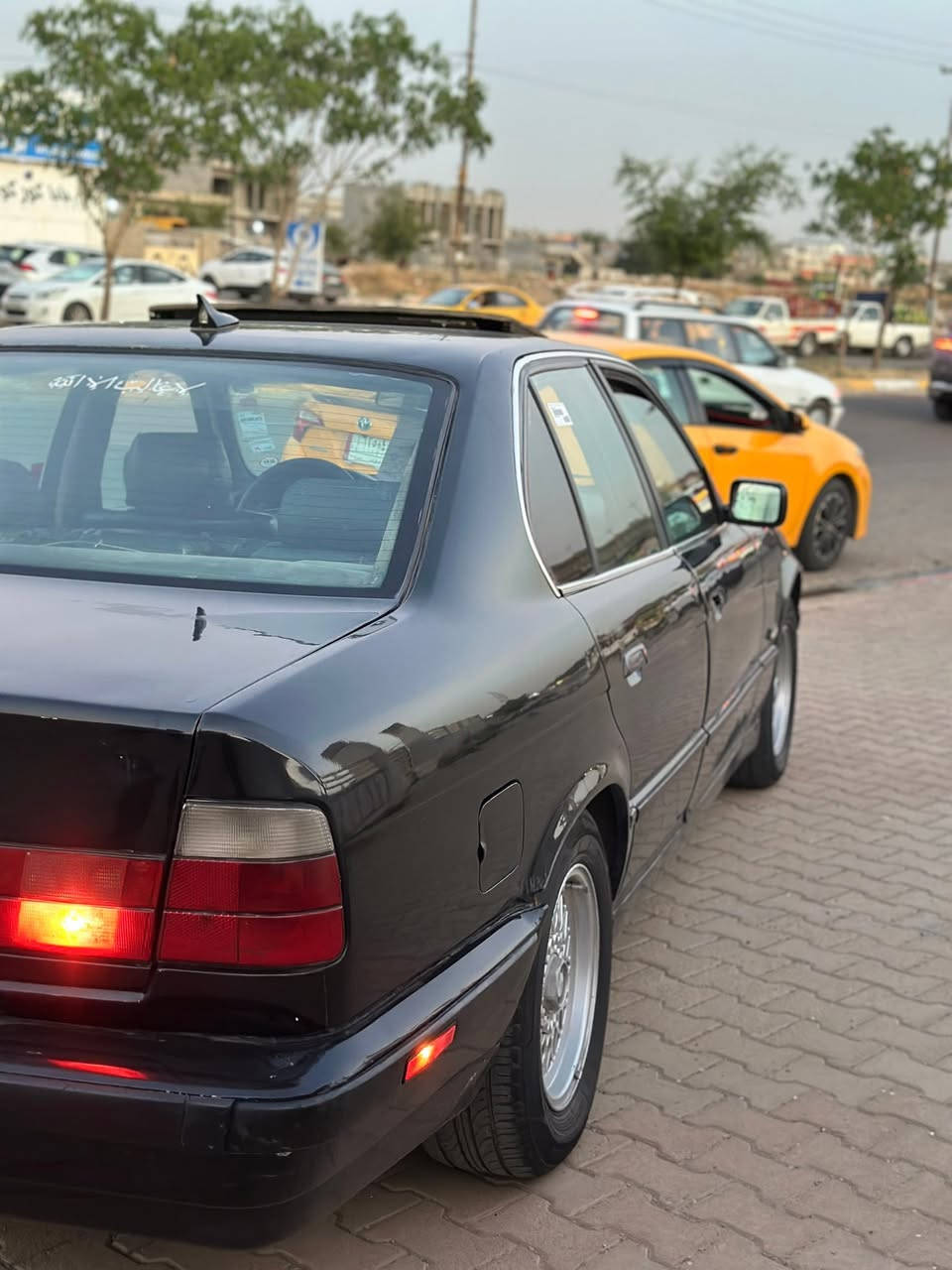 سلام عليكم للبيع BMW 1993 مكفوله للاخير
فول مواصفات سقف سلايت ٣ طكات +ويل خليه +اربع جام كهرباء+قفل مركزي+سكيورتي شغال+لايتات حلقه وزنون+٣وضعيات قياده S +تبريد شرط الثلج بنكه كهربائي يعني انسى الحماوه+هوك بلادي +جك مال بم ام بلادي +دوسات بلاديه ما معمر+بدون ضربه جماليه فقط

رقم سنويه هزه جديد شرط التحويل سعر 63وبي مجال 

ملاحضه خوان :محرك شوي بي بخار! مكاني كركوك

***********
