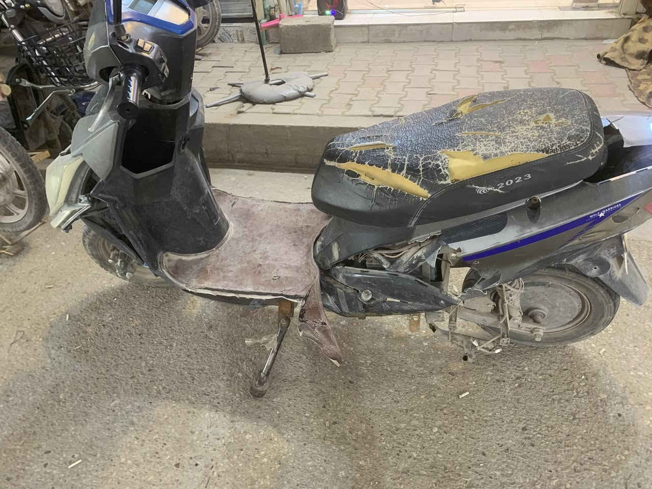 السلام عليكم    

دراجة للبيع كشر تعبان بطاريات نضيفات ع فحص 

السعر 200 الف قفل للأستفسار  

***********
