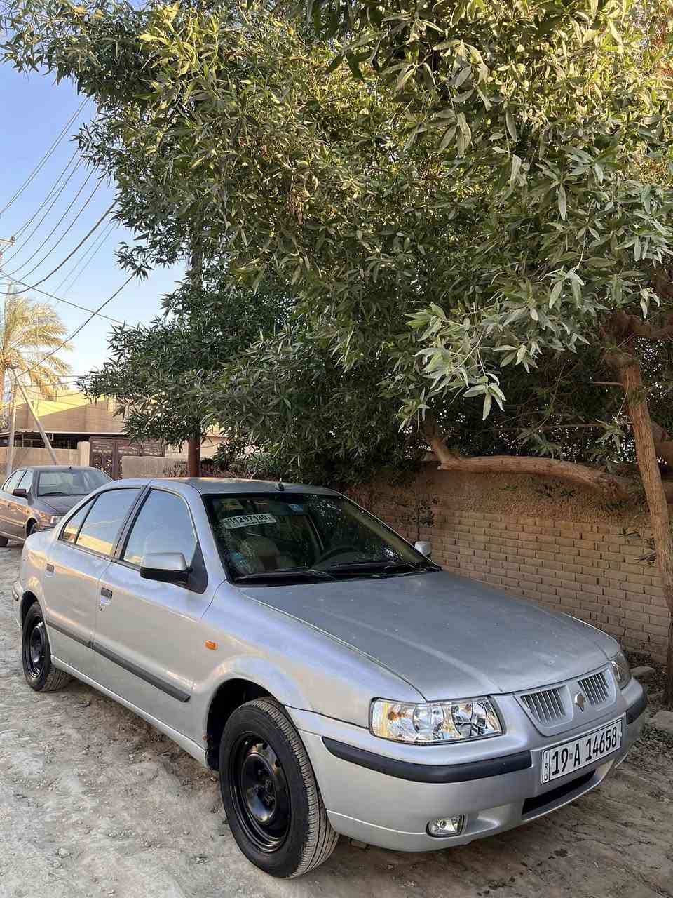 سمند موديل ٢٠١٢  محدثه ١٧ كرستال
رقم كربلاء انكليزي بأسمي سنويه جديده وهزه جديده
مكينه كير وحداديه وتبريد وتخم تاير وباتري ودوشمه كله كامل كلج طبي شاشه وكامره 
السياره اي خياس مابيه بيه صبغ جاملغ بس بدون ضربه او دواخل 
مكان السياره بابل الحله حي الصحه 
***********
