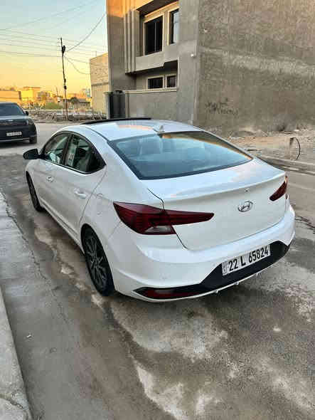 السلام عليكم النترا موديل 2019 للبيع وارد امريكي بيه اربع قطع صبغ بدون اي ضرر داخلي مع سونار مرفق بل منشور 
فول مواصفات 
بصمه تشغيل 
بصمه ابواب 
فتحه سقف 
رادارات جانبيه 
توقيف ذاتي 
سياره نظيفه وبدون نقص مكانه بغداد 
السعر 129$
***********
