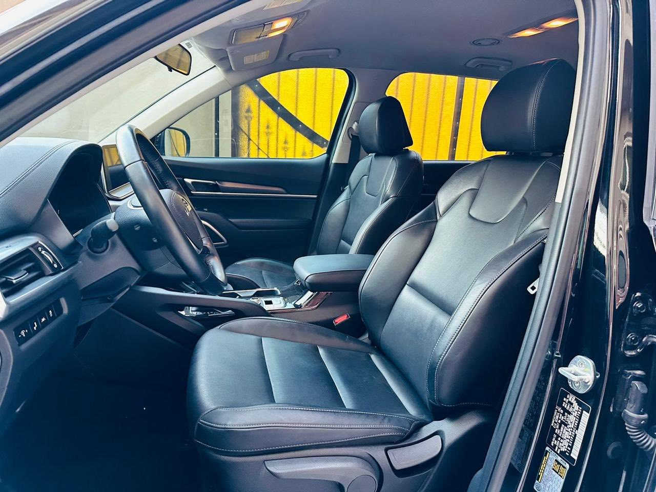 للبيع — Kia Telluride موديل 2022
• اللون: أسود
 • مرقم بغداد (جديد)
 • جديدة جداً
 • بدون حادث
 • تقرير غرق لحد الدوسة
 • واصلة من أمريكا (تعمل وتسير)
 • ضمان كامل على الأمور الكهربائية

المواصفات:
 • بصمة تشغيل + تشغيل عن بعد
 • حساسات أمامية
 • حساسات خلفية
 • إشارات بالمرايا
 • هزاز ستيرن عند الرجوع
 • تبريد ثلاثي (ثلاث مناطق)
مكان السياره بابل حله
للاستفسار:
📞 ***********
