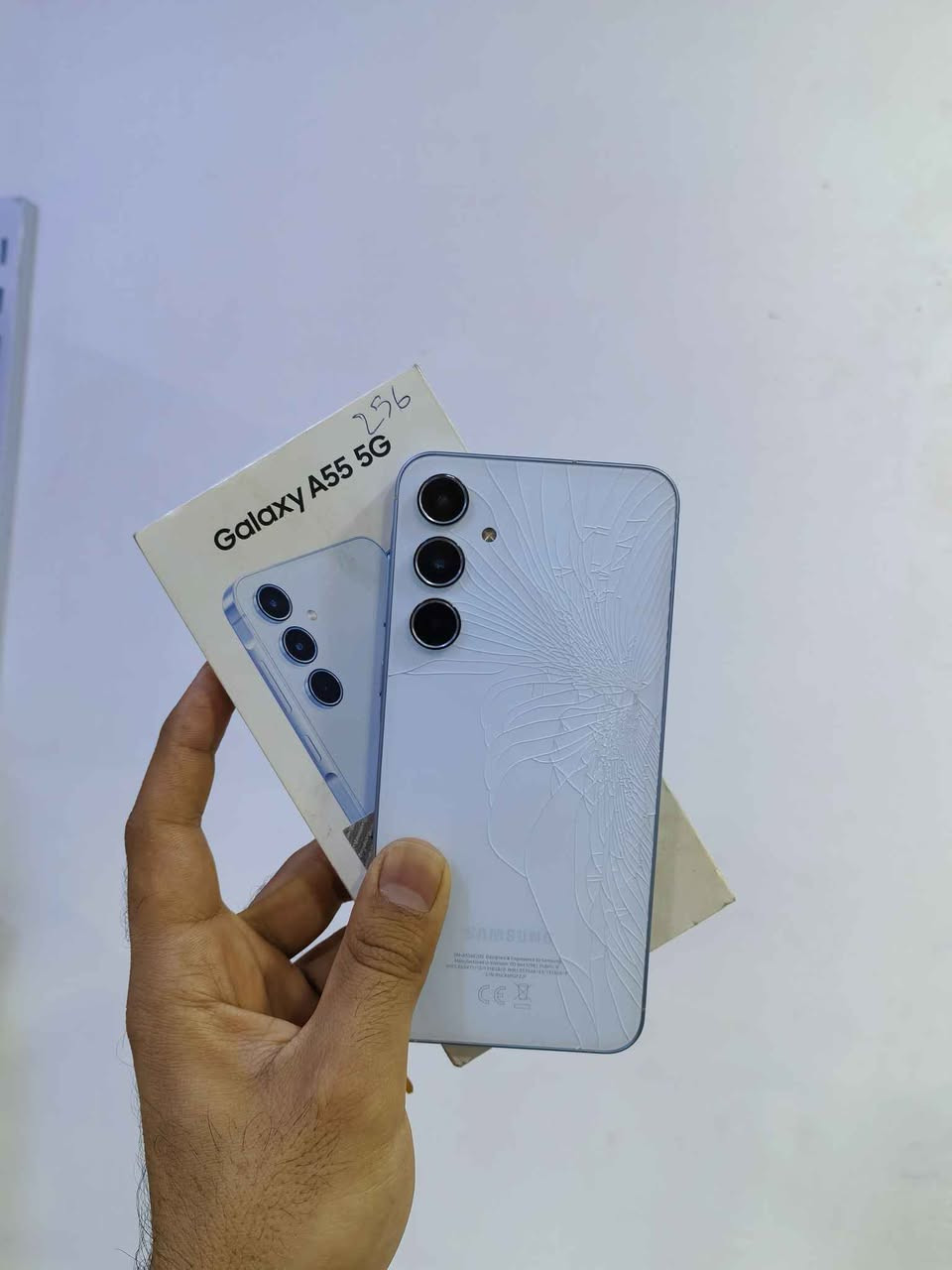 السلام عليكم للبيع SAMSUNG A55 5G جهاز نصيف كلش كامل ملحقات الاصليه مكفول وبي ضمان فحص لك فقط كسر بالضهر وما مأثر على جهاز بشي ذاكرة 256 عشوائية 16 جهاز مواصفاتة قويه من سامسونج السعر 325 الف وبي مجال مكاني البصرة *********** البصرة, العراق
