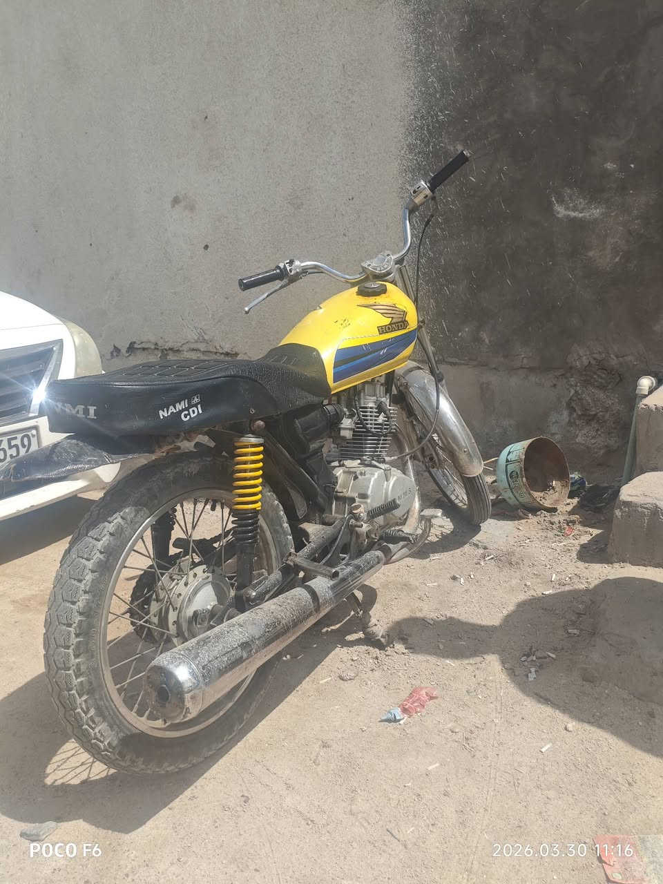 السلام عليكم دراجه ادوات حلوه الدراجه ناعمه وتخبل علا ايدي الله شاهد تجي وتشوف بعينك دراجه مكينه مفتوح بس اخت الجديده تشوفها بعينك علا نعومتها الدراجه مال جناي وليس بيع شراي يعني البياع شراي ماتفيده الدراجه بي خبزه مكفوله عشائريه سعره 350 وبيها مجال حك الجيه اليكلي هواي يجي ويشوف الدراجه اذا بيها عيب ياخذها ويروح بلاش الدراجه ماناقصها برغي عنواني ابي الخصيب رقميي ***********
