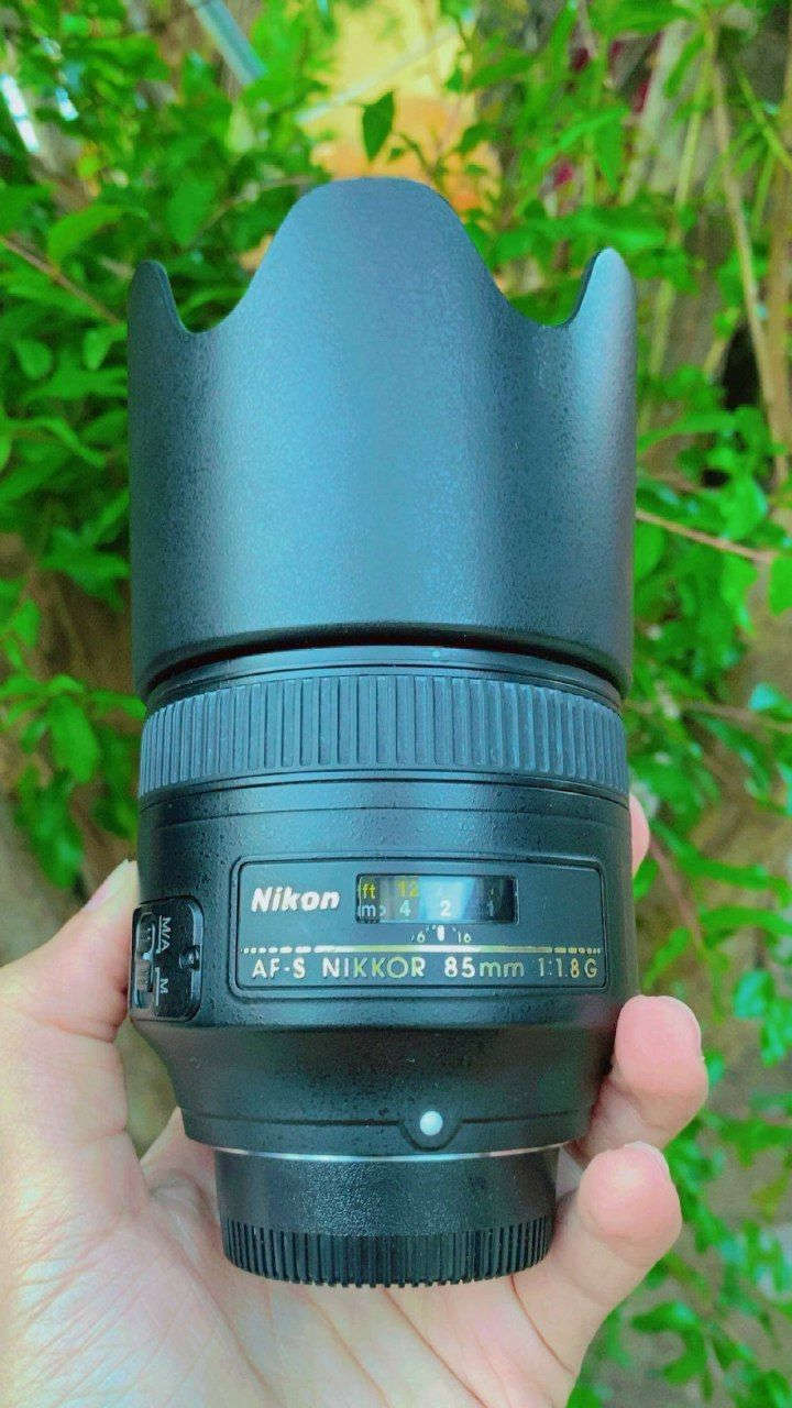 بدي نيكون 810 مستخدم شي قليل مع كامل ملحقاته سعر ( 950 الف )
عدسه نيكون 85 
1.8 
سعر 300 الف 
كلهن شلع مليون و 250
