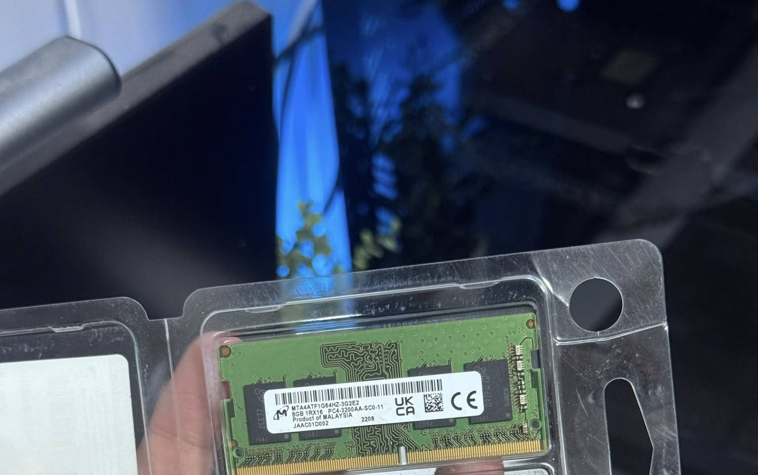 السلام عليكم رامات DDR4 واحد 32
والثاني 8 جديدات لوك السعر 175 للقطعتين
متوفر توصيل ***********
