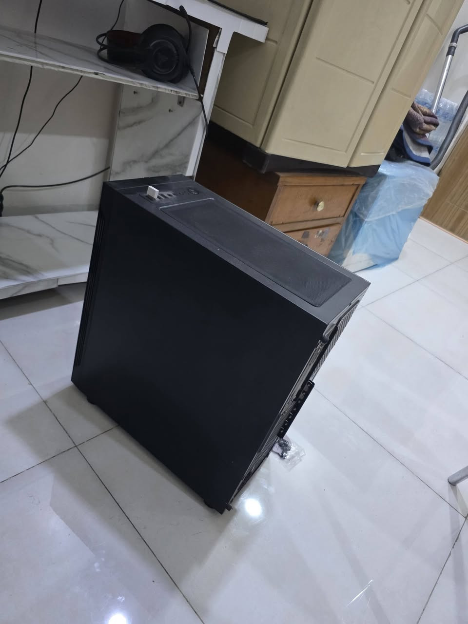 للبيع نضافه 99% امانه الله Pc
المواصفات !
GPU: GeForce GTX 1660 SUPER
CPU: Intel Core i5-9400
Motherboard: Intel H310
RAM: 16GB 3200MHz
Storage: SSD 120GB + HDD 1TB 7200RPM
Power Supply: 600W 80+
Case: FANTECH CG71 PULSE
السعر ٦٠٠ الف و بيه مجال
للتواصل (***********)
