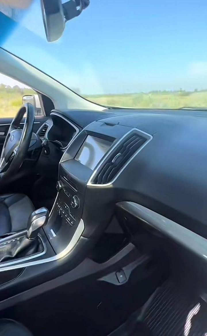 فورد ايدج تيانيوم 2017 محرك 4 سلندر تيربو فول الفول ما عدا الفتحه بيها صبع نصف البونيد وباب السكن الامامي بدون اي دواخل شواصي مكفوله مكانها كركوك وبيها بطاقة بانزين سعرها 114 للاستفسار *********** كركوك, العراق
