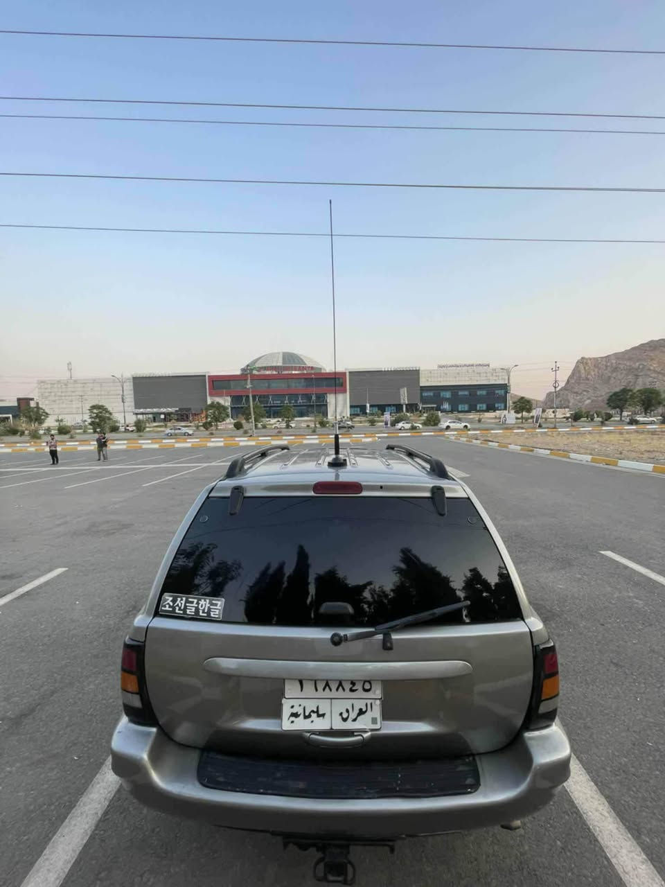 جێب شیرۆکی مۆدێل ٢٠٠٠ v8. هەشت بستۆنی مەرغوب
گێر و مەکینە و ئەکسلی بەشەرت کارەبایی بەشەرت
سەیارەیەکی زۆۆر زۆر بە قوەت و مەزبوت
ڕەقەم سلێمانی  وەکالە و بەناوکردن بەشەرت
سەیارەکە سبوغ عامە 
گۆڕینەوەش دەکەم لەسەر دڵگرتن
*********** رانية, السليمانية
