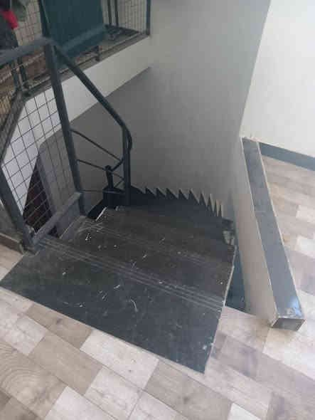 يوجد بيت المساحه 150 شارع 10  طابق ونصف تحويل مباشر كامل خدمات وسكن البناء حديث في الصقلاويه حي الشهداء الثانيه مقابل جسر المشاه السعر 55
الاستفسار ***********
***********
