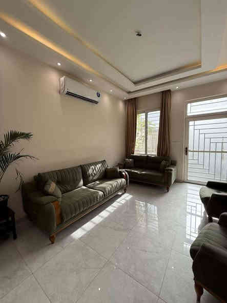 بيت للبيع ١٠٠ متر واجهه ٤ ونزال ٢٥ طابقين بناء حديث 
كراج وحديقه مدخلين صاله ومطبخ وحمام وغرفه ومنور 
طابق ثاني غرفتين وحمام وبيتونه وغرفه كبيره 
خدمات ماء كهرباء مجاري تبليط 
الموقع الغزالية مربع القضاة خلف الدفاع المدني 
للاستفسار مكتب المشجر بداية شارع المشجر مقابيل محطة
***********
***********
***********
