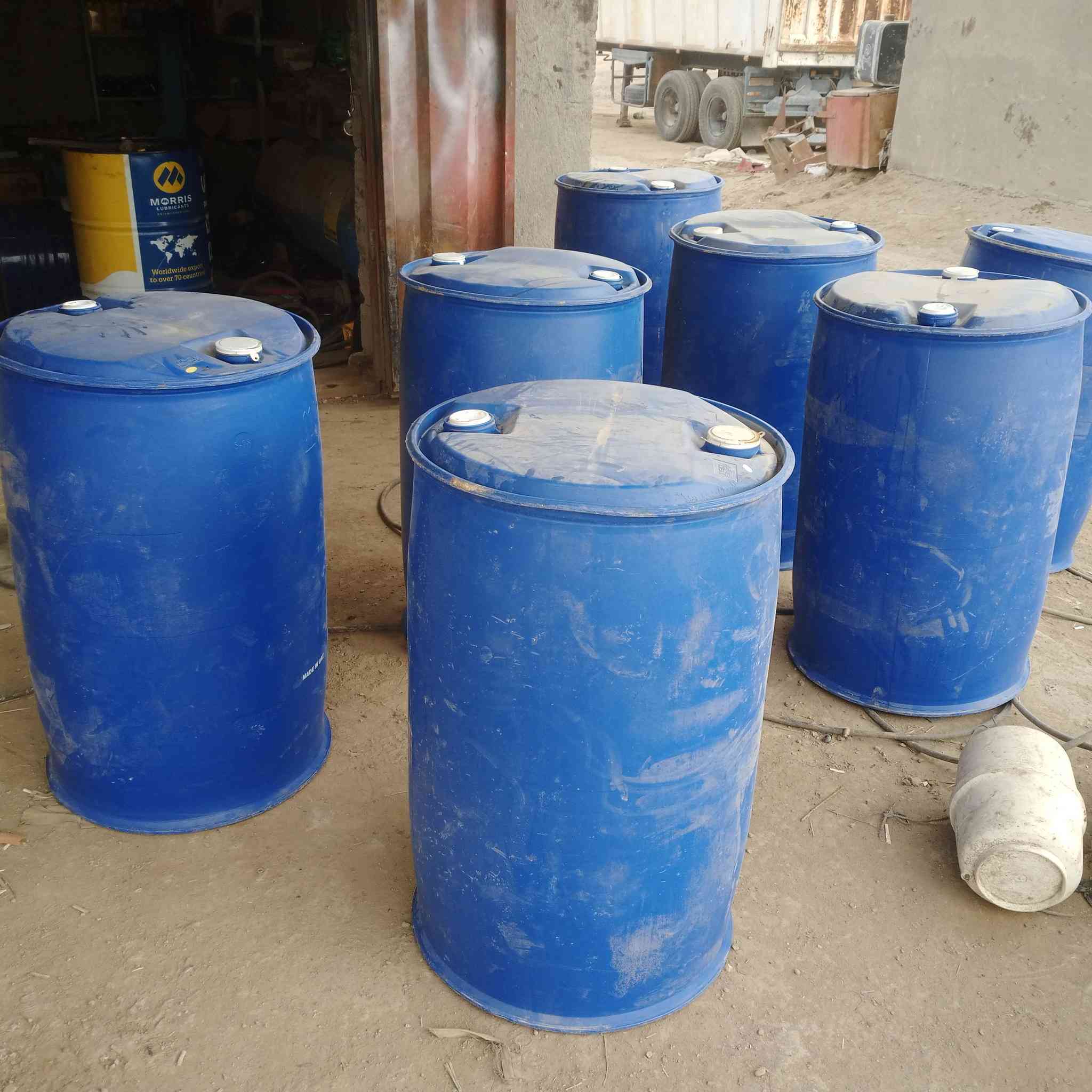 السلام عليكم للبيع براميل بلاستك 220لتر حاشيتين اصلي نوعيه ممتازه مستخدم مره وحده قبق كبير مكاني رفاعي قرب تقاطع سيد احمد سعر لبرميل 25 ***********
