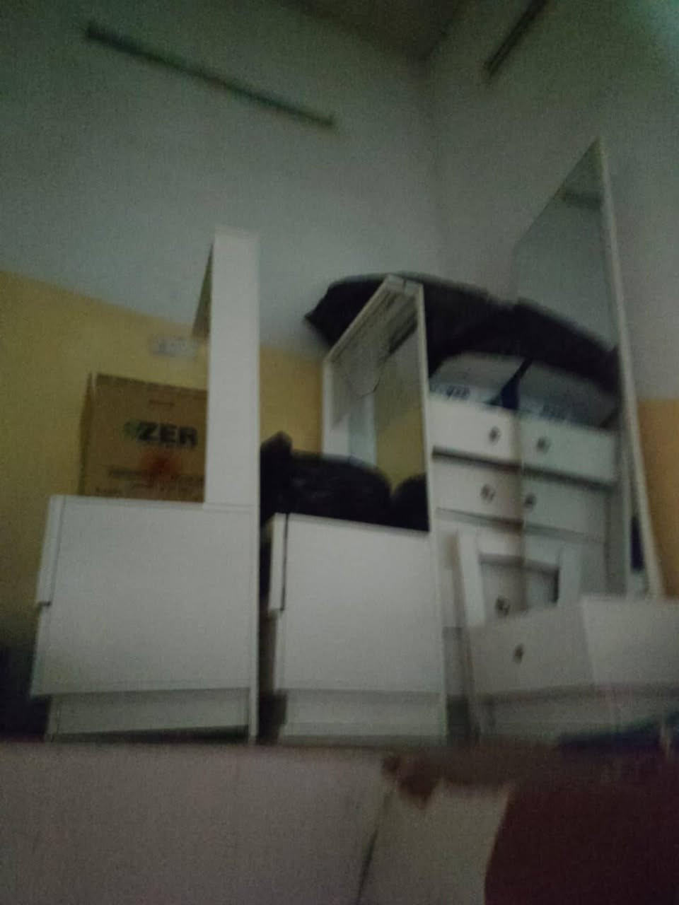 غرفة نوم للبيع 5 قطع السعر 225 وبيها مجال
العنوان كركوك حزيران
للاستفسار ‏‪***********
