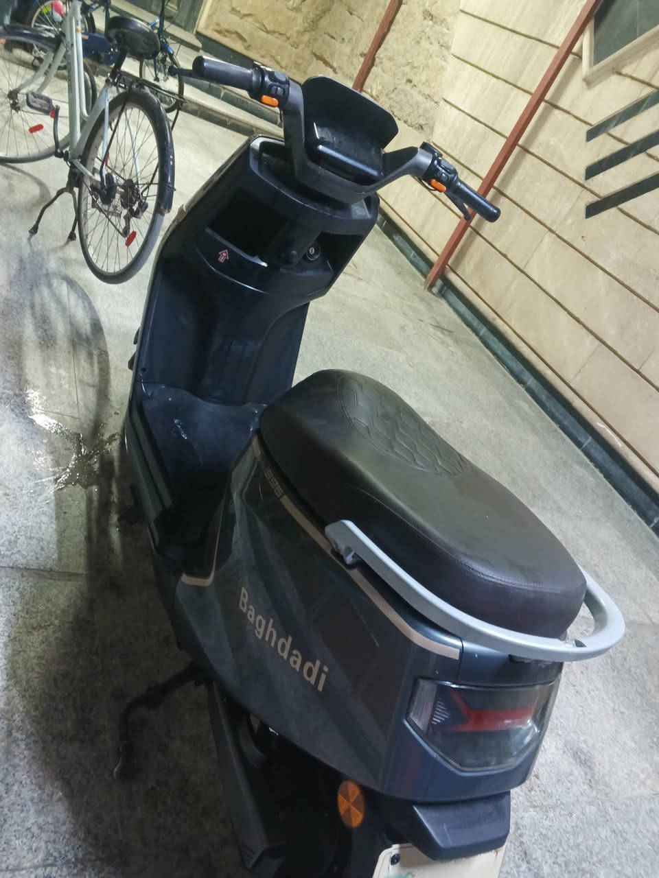 سلام عليكم شباب
دراجه شحن للبيع 
السعر 625 وبيها مجال 
المكان بغداد جميلة 📌 
الارقام التاليه الاستفسار 
***********

***********
