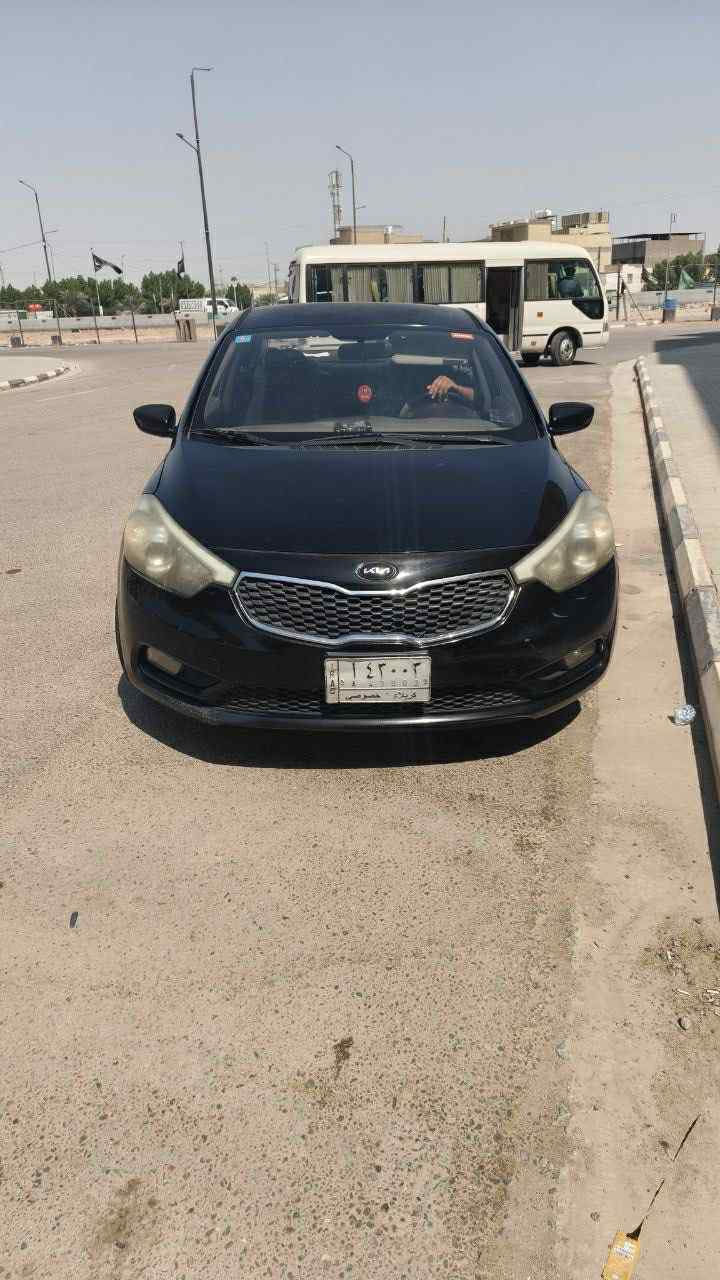 السلام عليكم
سيراتو 2014 وارد خليجي  محرك 1600
بيهه نص باب السايق صبغ وبارد بالباب الخلفي والباقي مكفول 
السياره حلوه احلى من الصور 
مكانهه النجف الأشرف 
مراوس بي واي دي 
***********
