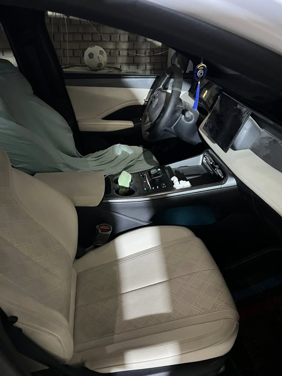 السلام عليكم byd كن بلاص ماشيه 6000
رقم بغداد السياره كفاله عامه داخل ابيض رقم بغداد تحويل مباشر شررط 
مغلف الدعاميه فابلون حمايه والقماره تغليف بانوراما تخليهن تشيلهن بكيفك!
مكاني الحله المركز وكربلاء  السعر 19 مجال بسيط 
للاستفسار ***********
