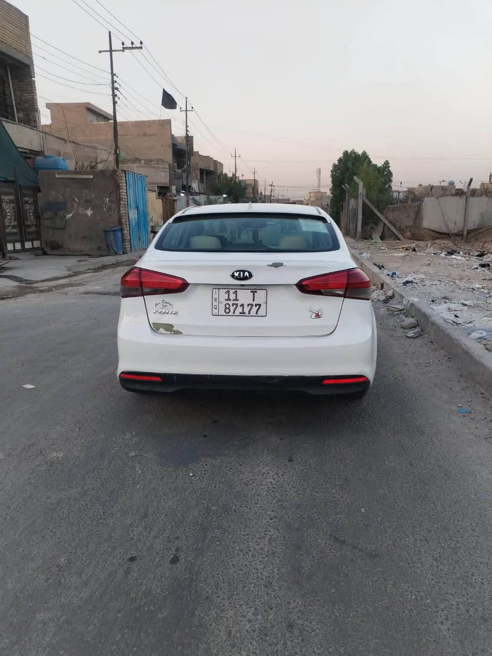 كيه فورتي مديل 2017 وارد مريكي حدثه شخط بل بيبان اليمنه بدون حدث بون يرباك كلن سليمات محرك 2000دوش محرك كير مكفولت من الفتح تخم تاير تبريد كلهً جديد باتري جديد صدر مامي خلفي جديد سياره جهزه من كلشي سعر 100رقم ***********
