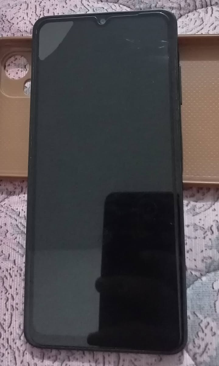 السلام عليكم للبيع A06 جديد مستخدم شهر فقط ذاكره 128 ملحقات كامله ماداخل تصليح بعده نضيف بي لزكه ضد +حافضهه
السعر 150وبي مجال 
للستفسار ***********
او مراسلتي خاص
