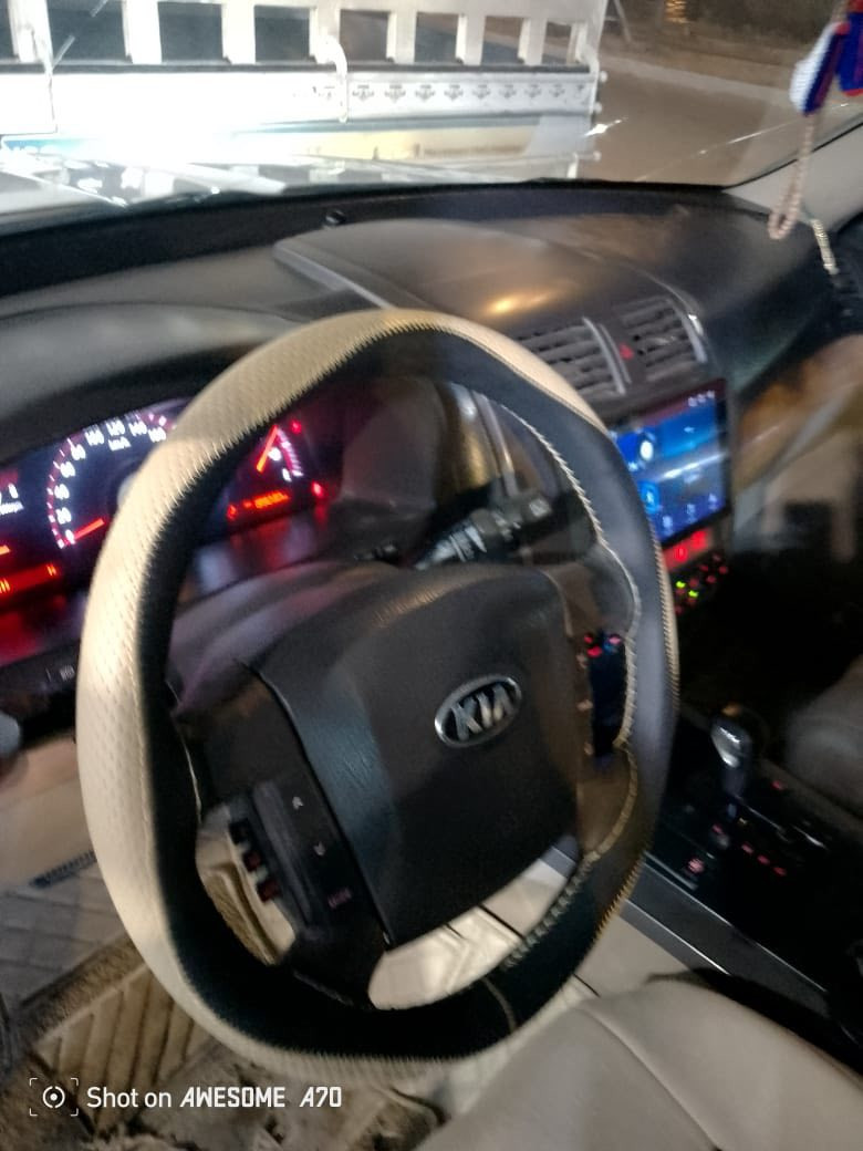 السلام عليكم
كيا مهافي 2014 فول مواصفات فتحة بصمة فور ويل مكينة مكفولة شاشة السيارة تخم تاير جديد باتري جديد صدر امامي خلفي جديد رقم بغداد 
السعر 170 
الاتصال ***********
