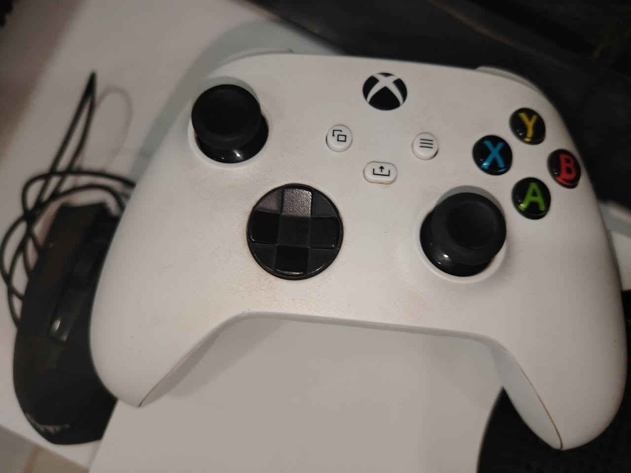 اكس بوكس سيريس اس للبيع مع كيبورد وماوس ويدة وحده و يو بي اس نضافة 100٪ ما مفتوح السعر ٣٥٠ الف فقط المكان بغداد الوشاش
رقمي ***********
