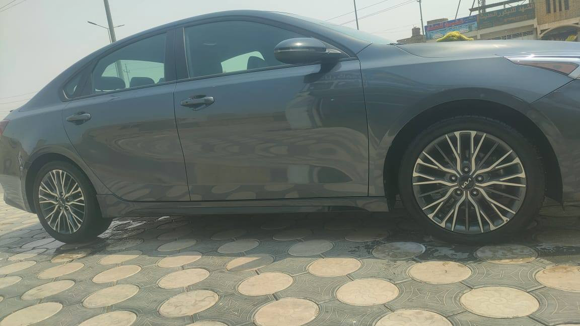 فورتي جيتي لاين موديل 2023(((مرقم ميسان))) دخول جديد وترقيم جديد تحويل بسمك مباشر
ملاحظه : السياره بدون دواخل ايرباك سليم

 السونار موجود// -----البونيد مبدل ومصبوغ والجاملغ بلادي والباقي كفاله عامه----------
ماشية 25 ميل
المواصفات .........
مكينة  2000 دوش

بصمة تشغيل
بصمه ابواب
تشغيل عن بعد
حساس فتح الصندوق عند الاقتراب
فتح الصندوق عند بعد مع 
دكمه فتح الصندوق مع فتح  الصندوق من داخل السياره
فتحة سقف (سلايد روف)
ترحيب عند الاقتراب
اشاير بالمري
رادارات 360 امامي خلفي جانبي⚠️⚠️
نظام النقطة العمياء
توقف ذاتي من الامام والخلف
كراسي جلد مع قماش مطرز عليها علامة  GT line
نظام اوتو هولد
هندبريك بصمة
كامرة خلفي دواره
حساس مطري على الجام
حساس تاير
قياده ذاتيه
تحديد مسار
مثبت سرعه
تنبيه الخروج من المسار 
ثلاث وضعيات قياده ///SPORT-NORMAL-SMART
شاشة وسطيه اكبر حجم 
تحكم مقود((استيرن تحكم))
تبريد بيانو منفصل 
ثلاث منافذ شحن سلكي
شحن لا سلكي 
مانع انزلاق
لد نهاري
لد بك لايت
المقود حرف D
ويل كب عنبوت 17 انج
عند ربط البلوتوث على التليفون وياتي اتصال يعمل مانع الضوضاء على تقليل درجات التبريد 
تحكم باقفال السياره عند الانطلاق ب  اربعة ابواب او بابين
سماعات صوت سستم كامل هارمن 
اصوات الطبيعة محيطية بلادي

*********** 

  ملاحظه //// اتصال  او وتساب متوفر

مكان السياره العماره مركز المدينه
