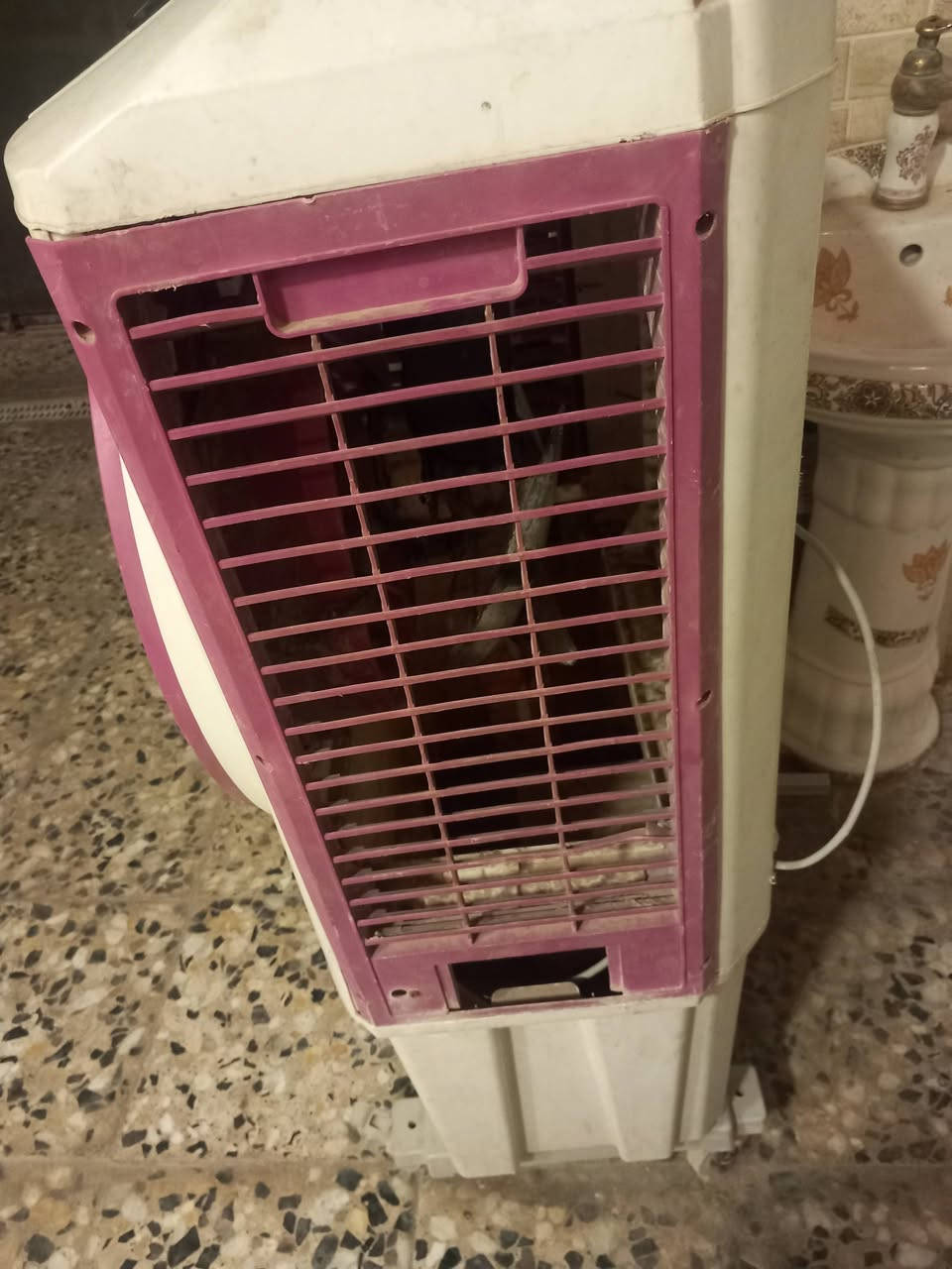 كونفيرا المتين شرط الشغل نقصها ليف فقط 
السعر 85وبيها مجال قليل حك الكروة


**إذا كنت صاحب هذا الإعلان وتريد حذفه لأي سبب، رجاءا أرسل رسالة إلى الدعم الفني**