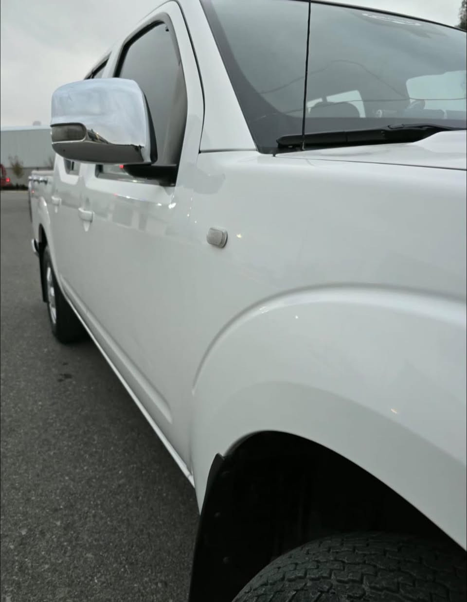 ئۆتۆمبێل: نیسان ناڤارا 2009

گێڕو مەکینە بەشەرت نەکراوەتەوە 
سەرف و دوکەڵ و بوخاری نیە 

ســــعر $ یەک کۆمێنـت بکە راســـتەوخۆ بــۆ دێـــت🟢

چوارتایەی لۆک ،سپێری دانەگیراوە
 هەرسێک سویچی شەریکەی ماوە 
سەنەوی بەسەر نەچووە ڕەقەم باریک 
شوخت و چاڵو ساردی نیە 
کەمێک بۆیاخی هەیە ڕەسمی سۆنەرەکەیم داناوە 

ژمارەی خاوەن سەیارە:👇
***********
***********
