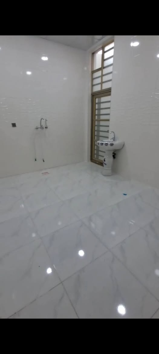 بيت للبيع
النجف حي ميسان  
طريق الزوار خلف سكلة الكرعاوي 
مساحة 100 متر 
بناء حديث 2025 كامل 
طابق واحد 
غرفة وصالة واستقبال ومطبح وصحيات خارجية وداخلية
للاستفسار الاتصال على رقم 
صاحب المنزل
***********
