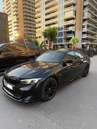 بيع سريع 210 ورقه اخت الكلين BMW 330i 2023 الشكل الجديد  فووول داخل اح...