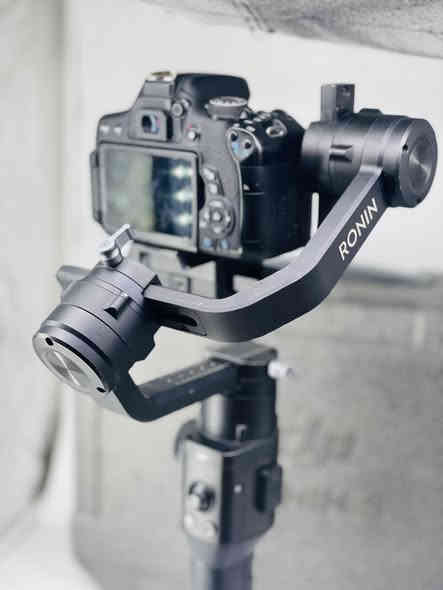 رونن (djl(RONIN-S .,
للبيع نضافه 100/95
كامل ملحقات مع حقيبه مالته بلاديه ✅
السعر (245👉✅) مع توصيل 🚚 
***********
