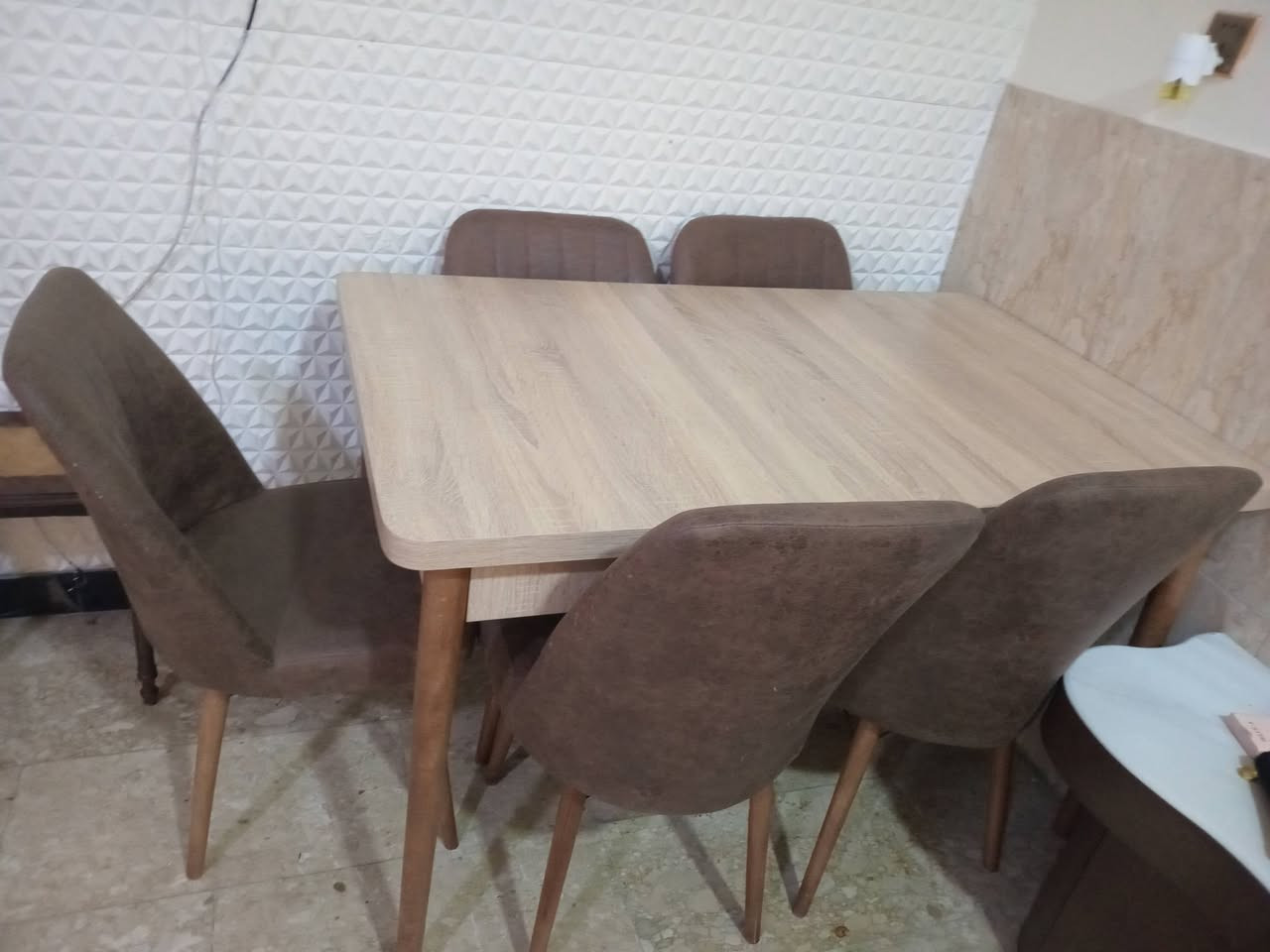 السلام عليكم ديوان تركي يصير سرير نظيف ب٥٠٠ وميز طعام ٦ كراسي نظيف جدا ب١٥٠ للاستفسار *********** المكان الاعظميه راغبه خاتون
