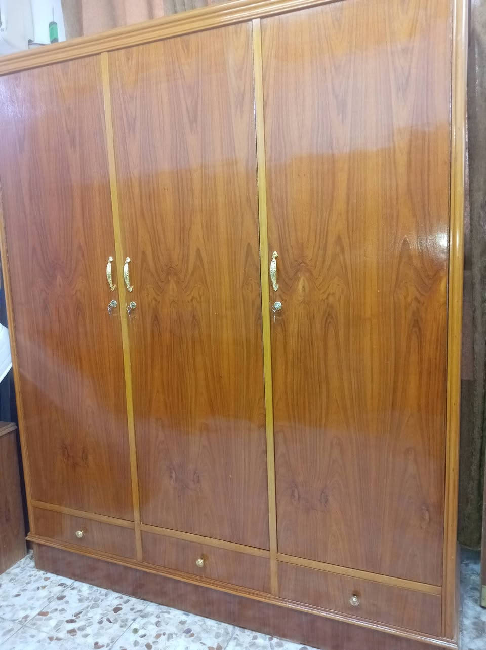 مكلف بلنشر كنتور تسكام توصا صاج داخل وخارج 350وبي مجال مكانه حله للاستفسار الاتصال بلرقم ***********
