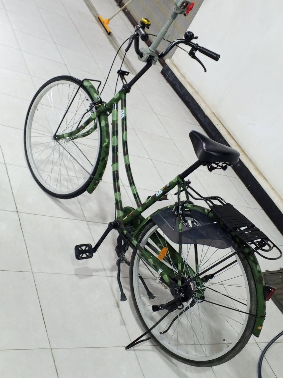 بدون اغراض ب 160 قفل الموديل 18 بايسكل ما ابي ولا شخط صار يومين من نزلته من كرار ابو نقش الرقم ***********
