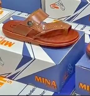 تم وصول بضاعة جديدة احذيه وشحاطات وسبورتات وجزمات رجالي نسائي ولادي وبناتي وطفل وطفله أحدث الموديلات الجديده وبأسعار الجمله العنوان حي النداء قرب موقف الکيات مجاور صيدليه إياد وأبو رضا القصاب اسعارنا مناسبه


**إذا كنت صاحب هذا الإعلان وتريد حذفه لأي سبب، رجاءا أرسل رسالة إلى الدعم الفني**