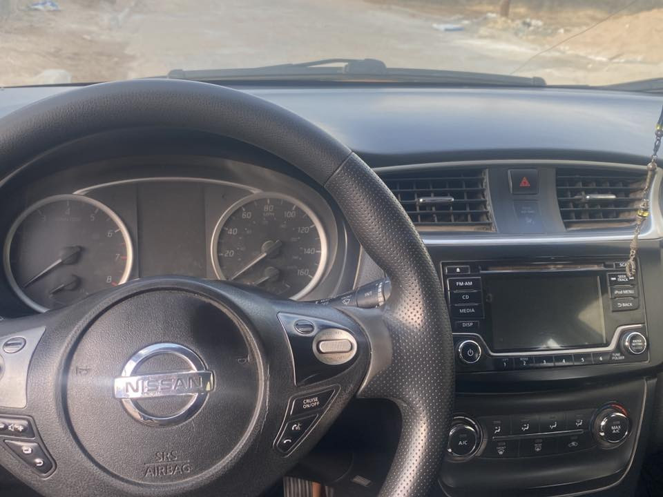 نيسان سنترا رقم بصره
راعيهه يريد تحويل وارد امريكي 
ضربتهه چاملغ الامامي 
السياره جاهزه من كلشي گير مكينه 1800 
تبريد ثلج تحكمات بالمري 
السعر 100 وبيهه حگ الجيه 
***********
