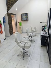 كراسي حلاقة • ٣ قطع • نجف مناذره