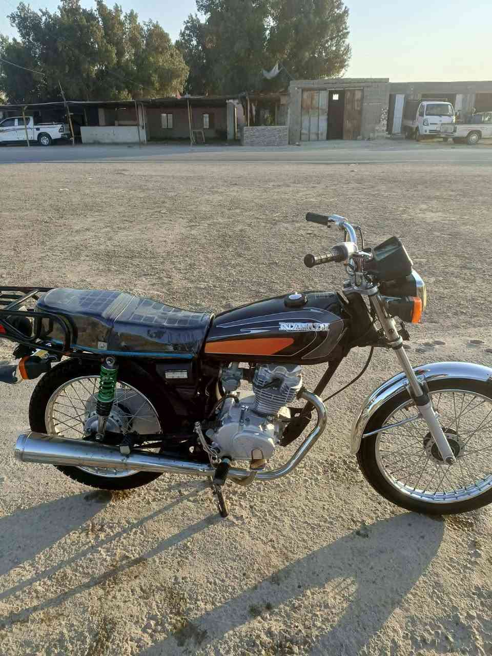 سلام عليكم دراجه نامه موديل 20 أوراق 
ونضيفه سعره 650 وبيه مجال حك جيه خاص ماكو ***********
