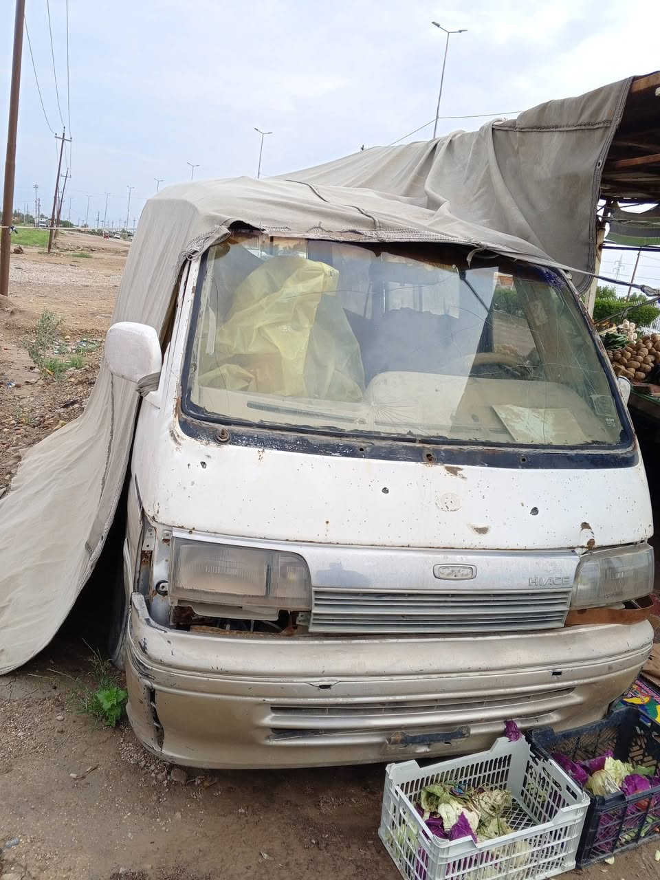 السلام عليكم سيارة هايسه موديل 93 رقم بصره حمل الماني بسمي سنويه منتهيه بال 19 أبيع  تسقيط السعر ب15 وبيها مجال بسيط للاستفسار ***********
