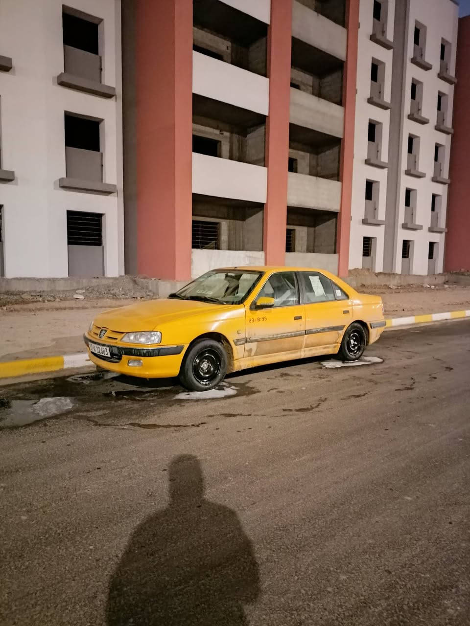 بيجو بارص 2018 بنيد طاير وبيه بارد بلجاملغ الخلفي عكس السايق  رقم مثنى نكليزي ***********
