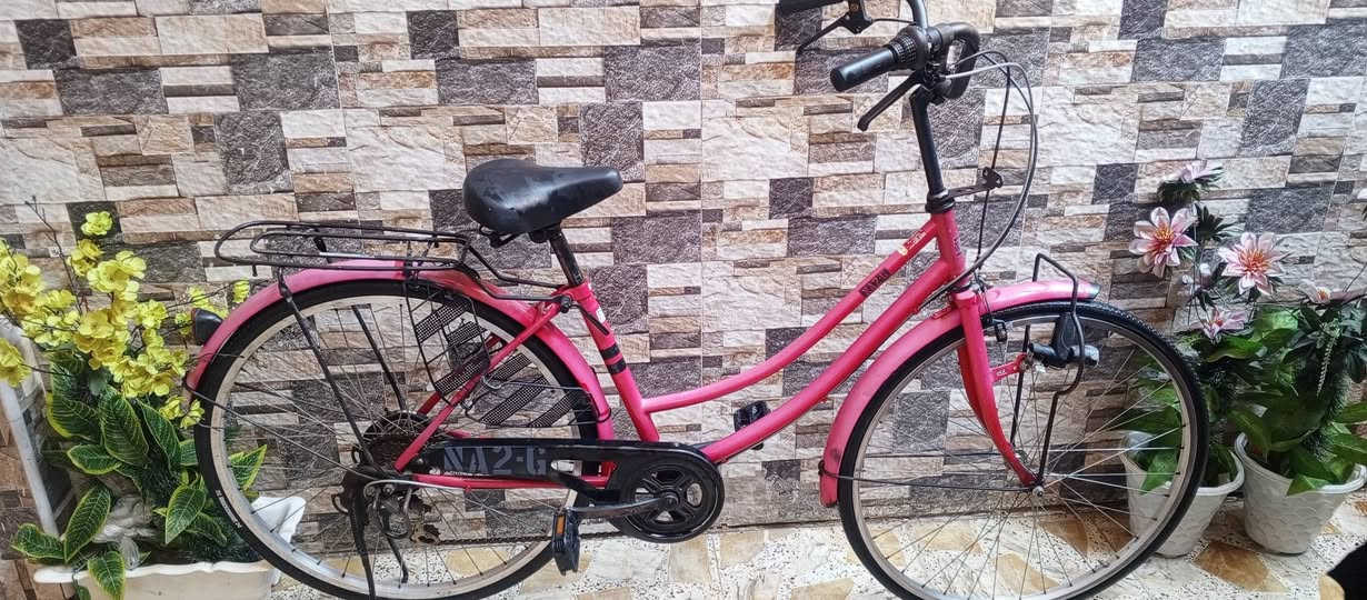 بايسكل بناتي اصلي السعر 130وبي مجال ***********
