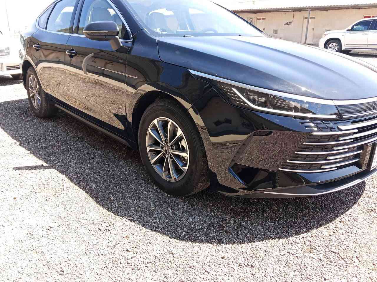 BYD دستررؤير 2025 ماشيه 6000 الون اسود ملكي مراوس حسب القناعه ***********

