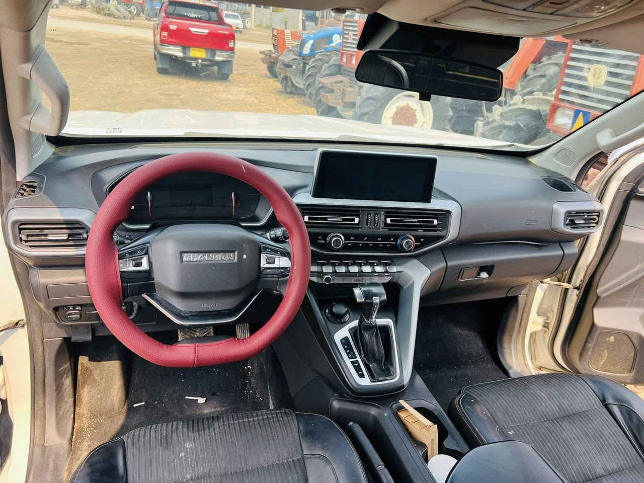 للبيع شانجان 2022 هانتر حره
اوتماتيك رقم بغداد ماشيه 110
السعر 125 وبيها مجال 
مكان واسط الزبيديه 
***********
