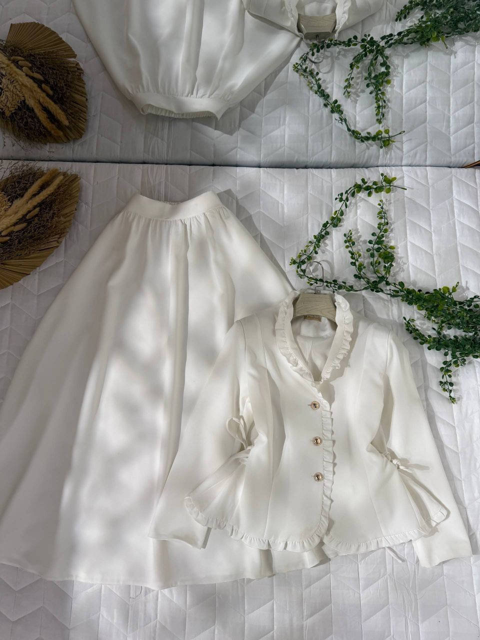 قميص مع تنورة❤‍🩹
السعر 35 الف 
خامة دابل تركي مبطن
38-40-42-44-46-48
توصيل بصرة 5 محافظات 6


**إذا كنت صاحب هذا الإعلان وتريد حذفه لأي سبب، رجاءا أرسل رسالة إلى الدعم الفني**