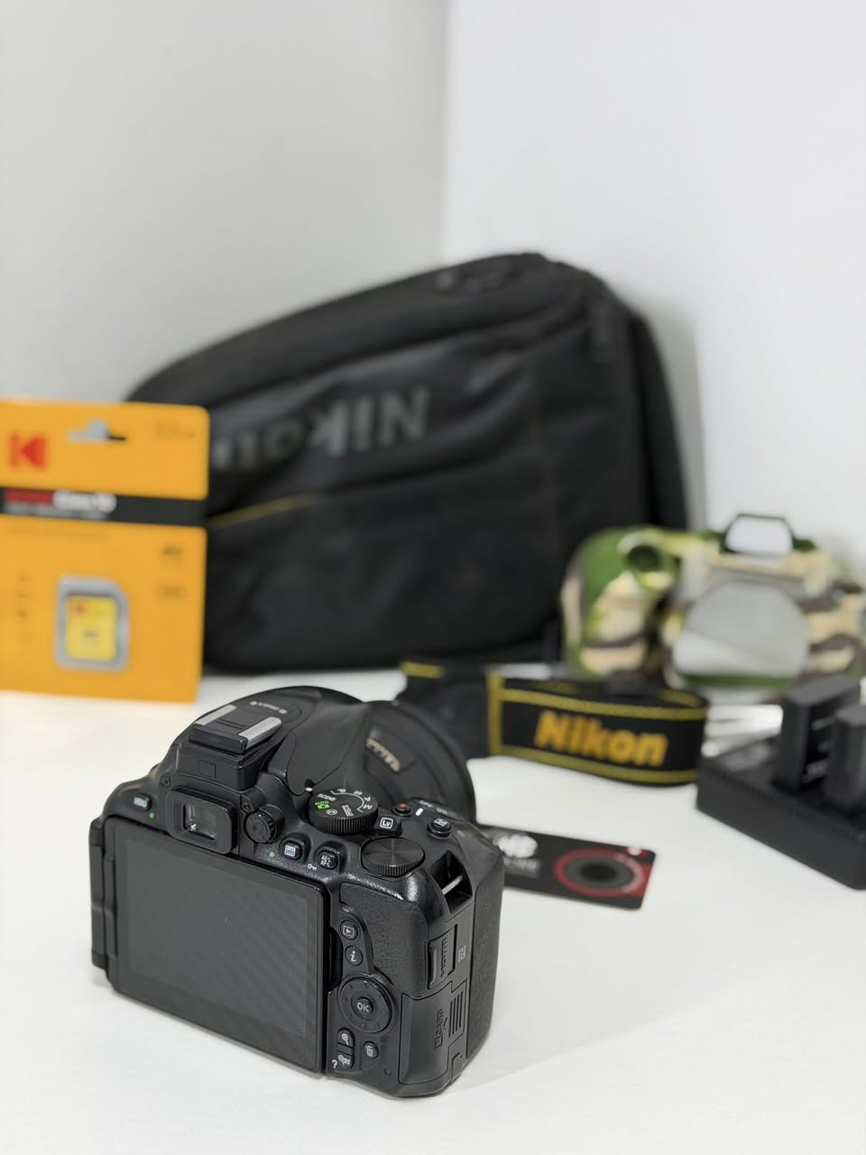 ⁨	🎬📸
إذا تريد كامرة قوية للتصوير والفيديو وبداية احترافية 🔥
Nikon D5600 ويا عدسة 50mm f/1.8 G صفقة مرتبة كلش ✨

🌟 مناسبة لـ:
• البورتريه 👤
• صناعة المحتوى 🎥
• تصوير يومي وسفر 🌅
• تصوير احترافي بعزل قوي 🔥

🔍 المواصفات:
▪️ كامرة Nikon D5600
▪️ سنسر APS-C بدقة 24.2MP
▪️ شاشة لمس متحركة 📱
▪️ واي فاي + بلوتوث
▪️ تصوير فيديو Full HD
▪️ ألوان حلوة وتفاصيل قوية
▪️ عدسة 50mm f/1.8 G بورترية
▪️ عزل احترافي وأداء ممتاز بالإضاءة الضعيفة ✨

🧼 النظافة: 80٪؜

📦 الملحقات:
✔️ جنطة
✔️ شاحنة
✔️ دبل بطارية 🔋
✔️ حزام نيكون
✔️ جلاتين عسكري لحماية الكامرة
🎁 رام 32GB هدية وياها

💰 السعر فقط: 525 ألف
🚚 توصيل مجاني لكل المحافظات

📩 للاستفسار أو الحجز مراسلة الصفحة

#Nikon #NikonD5600 #50mm18G #Photography #Portrait NikonCamera تصوير كامرات نيكون بورتريه صناعة_المحتوى⁩


**إذا كنت صاحب هذا الإعلان وتريد حذفه لأي سبب، رجاءا أرسل رسالة إلى الدعم الفني**