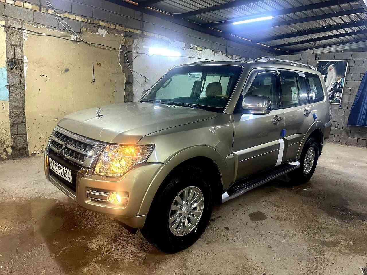 السلام عليكم سياره باجيرو موديل 2010خليجي مواصفات نص فول محرك 3000سياره جاهزه حلوه محرك كير صدر تبريد تخم تاير مكفولة رقم بغداد بسمي سعر 123$بيه مجال بصيط العنوان بغداد الامين شارع نواب النتصال ***********
