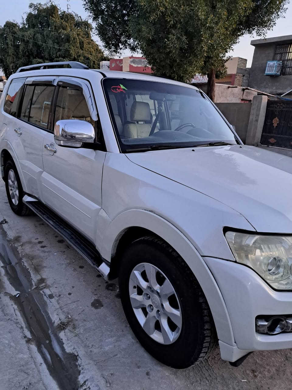 السلام عليكم
باجيرو 2016
 رقم اربيل دولي بسمي  تحويل تريد وكاله
حبتور فول 
دمام
سلايد روف
ثلاجة 
7 راكب
3 قطع تبريد 
جلد
كشنات كهرباء
شاشة وكامرة 
حساس  
زراك لايت 

فول تحكم ستيرن
داخل صاج
دركه صاج 3تحكمات
مري شفط
محرك 6 سلندر 3500
هذا رقم تلفون ***********
غير موجود على الفيس السعر ١٦٥
عنوان السيارة بابل
