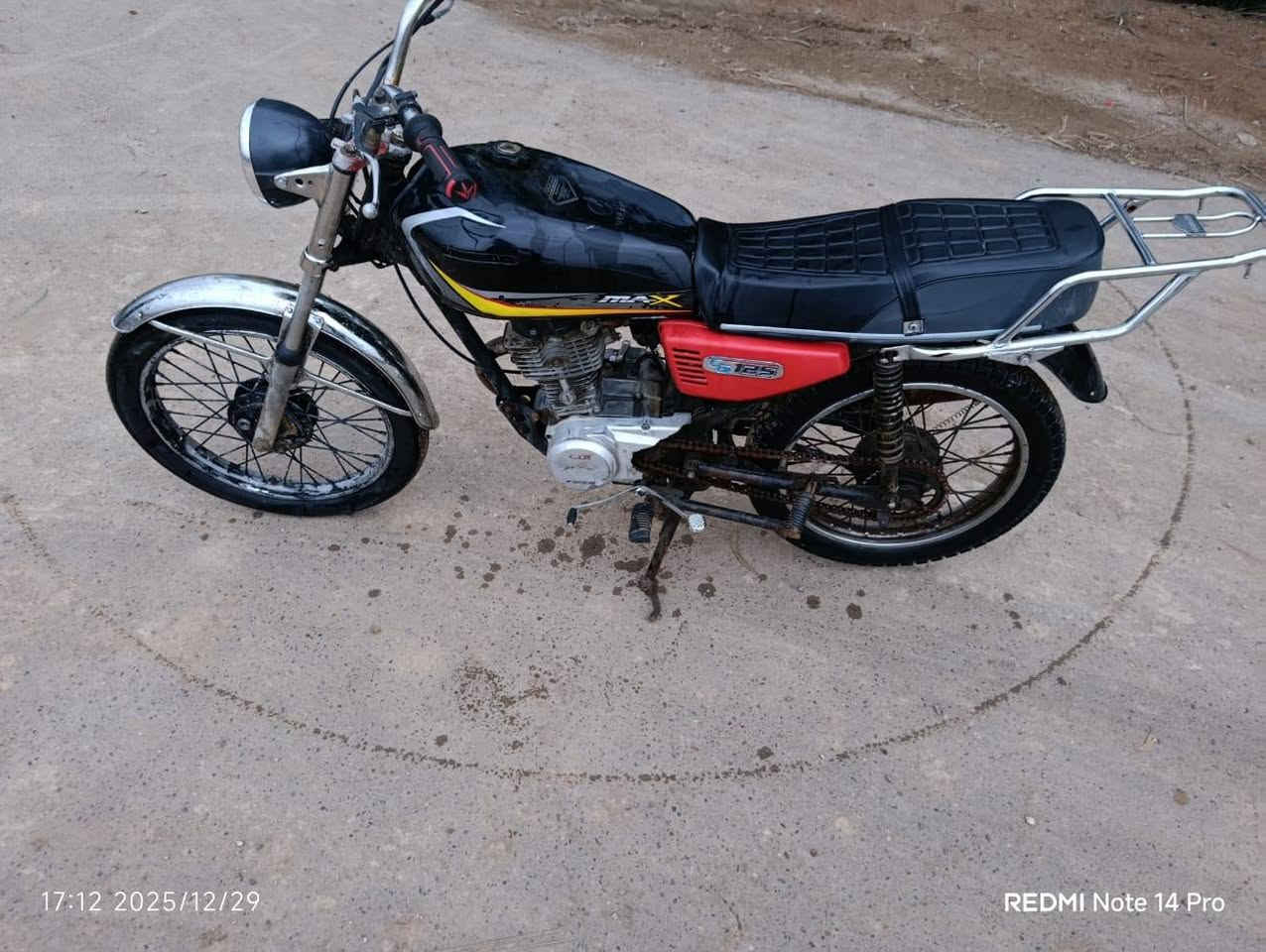 اسلام عليكم دراجه للبيع كلك جاهزه خير من الله كلوب شغال دراجه مال جناي السعر 250وبيها مجال مكاني مشروع المسيب  التواصل ***********
