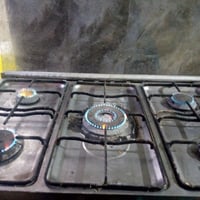 طباخ للبيع  السعر 200الف خمسه عيون شغال فرن شغال  اتصال على هذا الرقم ...