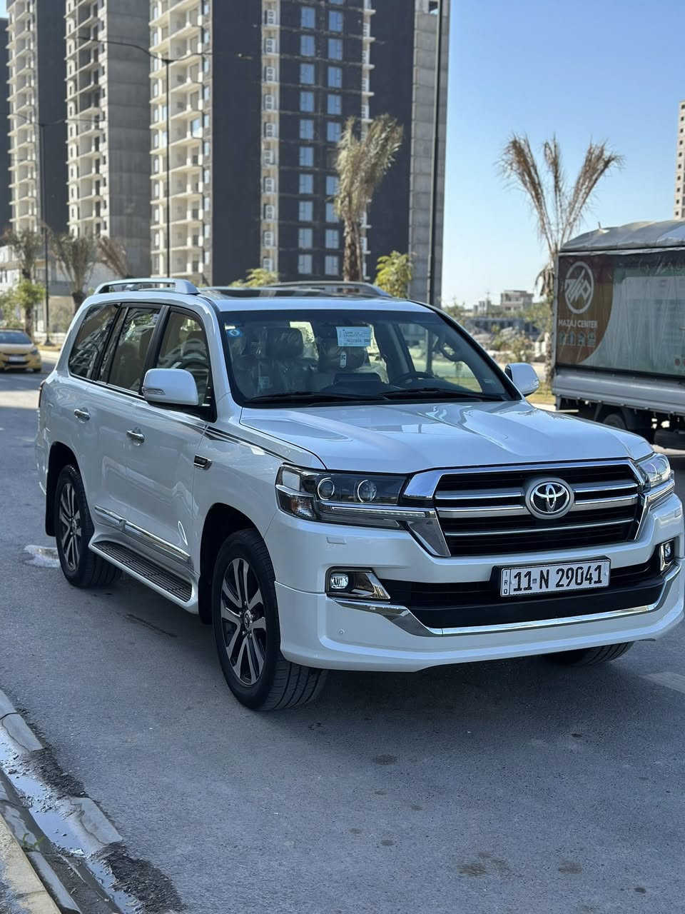 لاندكروز موديل ٢٠١٩ سازب باب اول ماشيه ١٠٠ رقم بغداد باسمي
السلام عليكم لاندكروز 2019مكفوله جديده على وضع شركة 
ضمان شركة ساز  SAS فول مواصفات شرط الفئه الاولى GXR 
رقم بغداد انگليزي  باسمي 
مكفولة من  صبغ تبديل حته دعاميات اصليه شركة 
محرك 6 سلندر 4000 ماشيه 100   الف  بدون اي نقص جديده جدا محرك كير حدادية تخم تاير كفاله  
  مكان السيارة بغداد الكرخ
***********
السعر 500$  خمسون الف دولار بيها مجال
